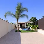 Casa Elena Conil Шале Коніль-де-ла-Фронтера